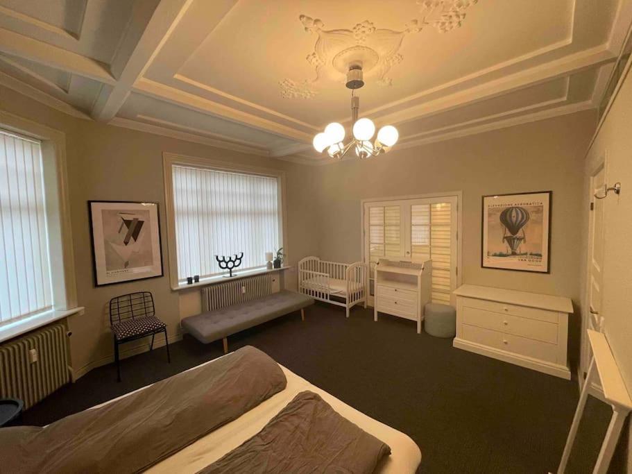 Cozy 4-Bedroom Apartment Ольборг Экстерьер фото